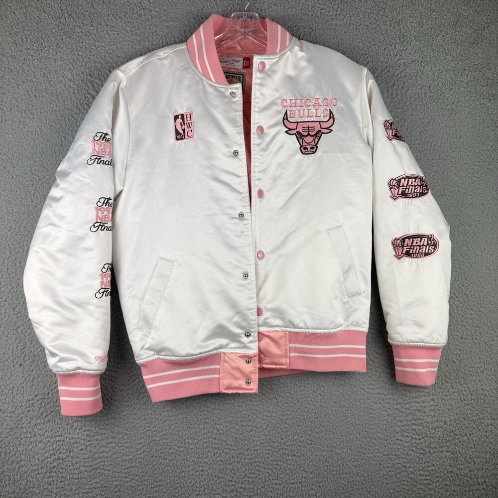 Mitchell & Ness Chicago Bulls Pink Jacket Women’s Size XS (Extra Small)